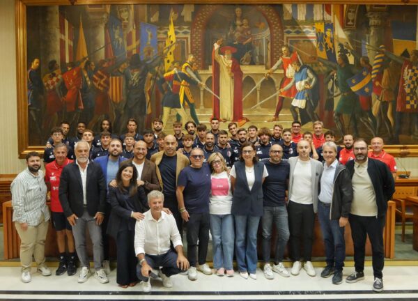 Modica Calcio svela la sua squadra alla città!