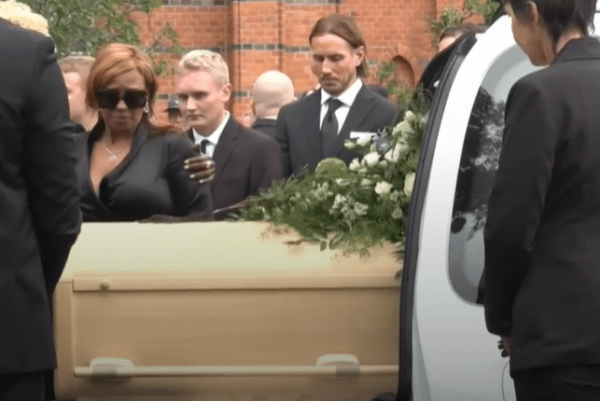 Oltre 600 persone ai funerali di Eriksson, da Beckham ai reali di Svezia!