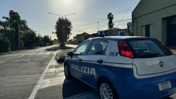 Pregiudicato a 16 anni fugge all’Alt della Polizia: inseguimento e colluttazione