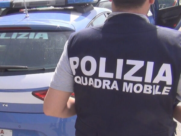 Questura di Padova: Operazione della Polizia porta a nuovi arresti e denunce per spaccio di droga. Un terzo degli arrestati è richiedente asilo. Colombiana fermata con 20 ovuli di eroina, cerca di nasconderli dietro a degli assorbenti.