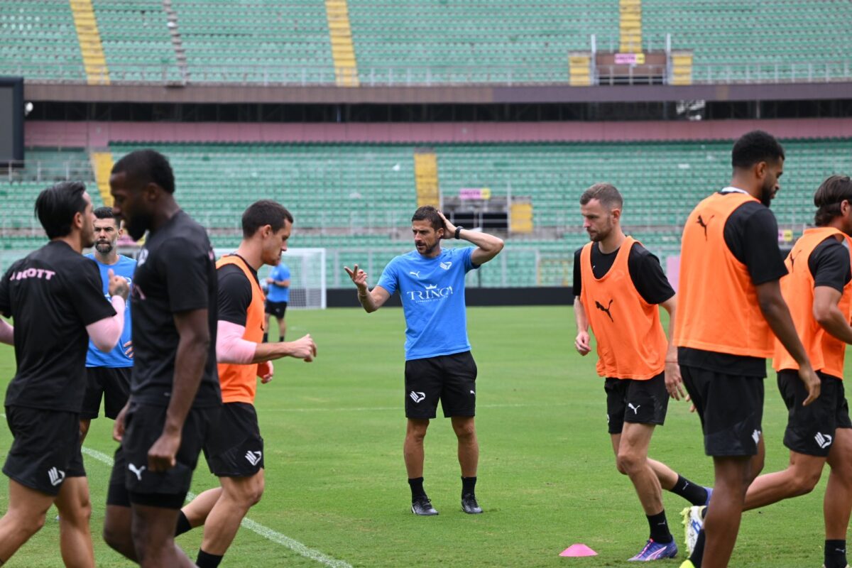 Rosanero pronti a sfidare il Napoli: ecco i convocati per la grande partita!