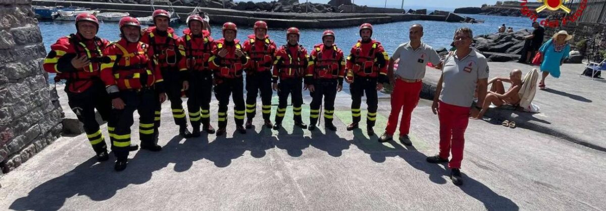 Scopri il Corso di Autoprotezione in Ambiente Acquatico al Centro di Formazione VV.F. di Catania!