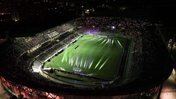 Scopri il fantastico light show notturno al Barbera!