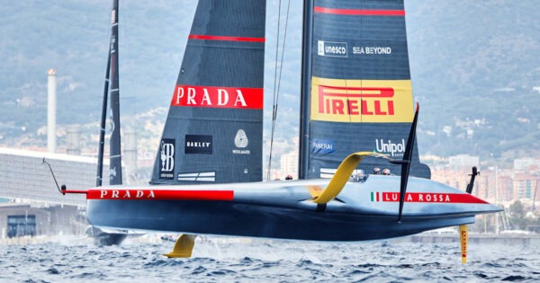 Sfida sull'acqua: Luna Rossa vs Britannia nella finale della Louis Vuitton Cup 2024!