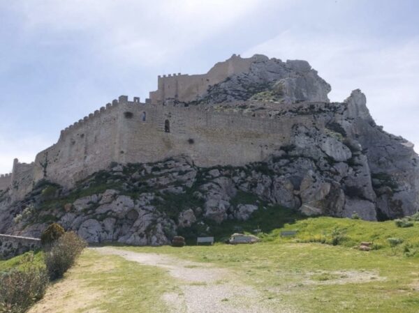 Mussomeli in pericolo: il castello rischia di crollare | Scopri perché la tua sicurezza è a rischio!