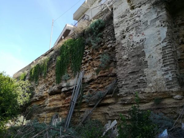 Carlentini in allerta: 1,6 milioni per salvare il centro storico | La Sicilia abbandonata è davvero al sicuro?