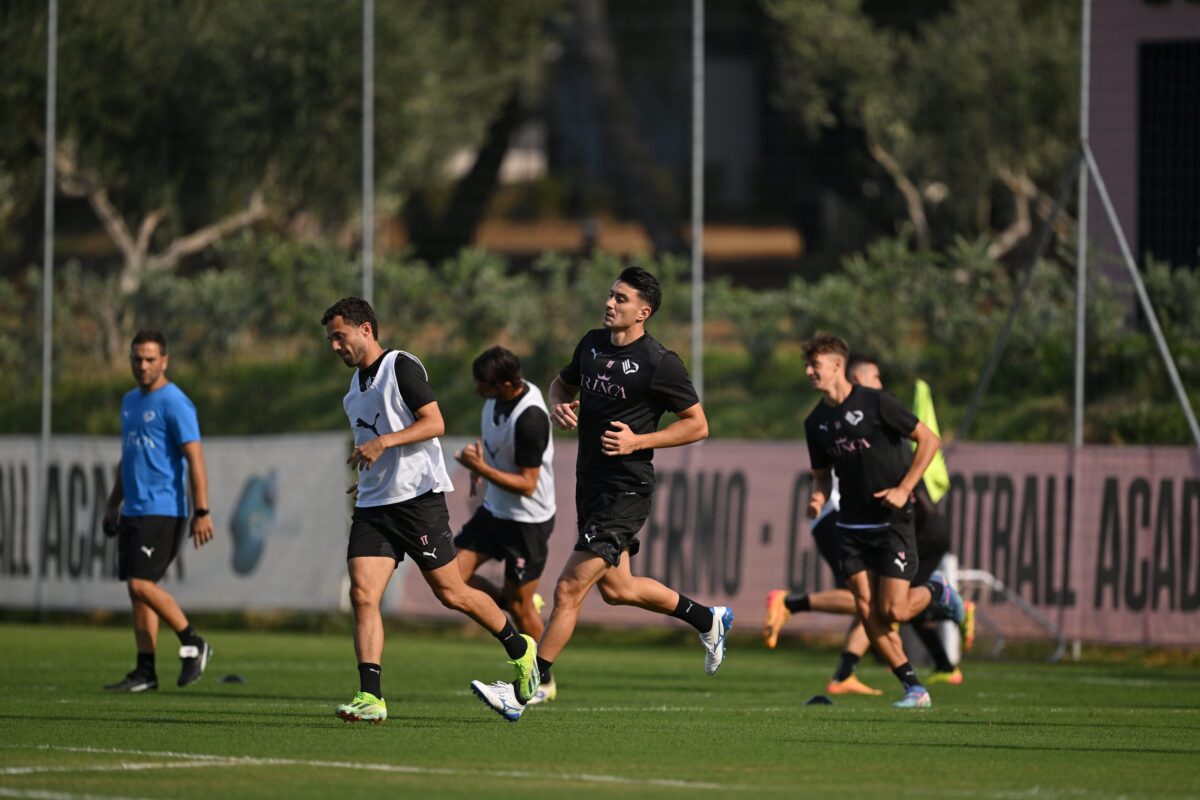 Allenamento di squadra col cuore: il Palermo sfida ogni preconcetto sul gioco in inferiorità!