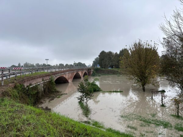 Alluvione in Emilia-Romagna: ecco perché gli sfollati continuano a diminuire nonostante l'allerta arancione!