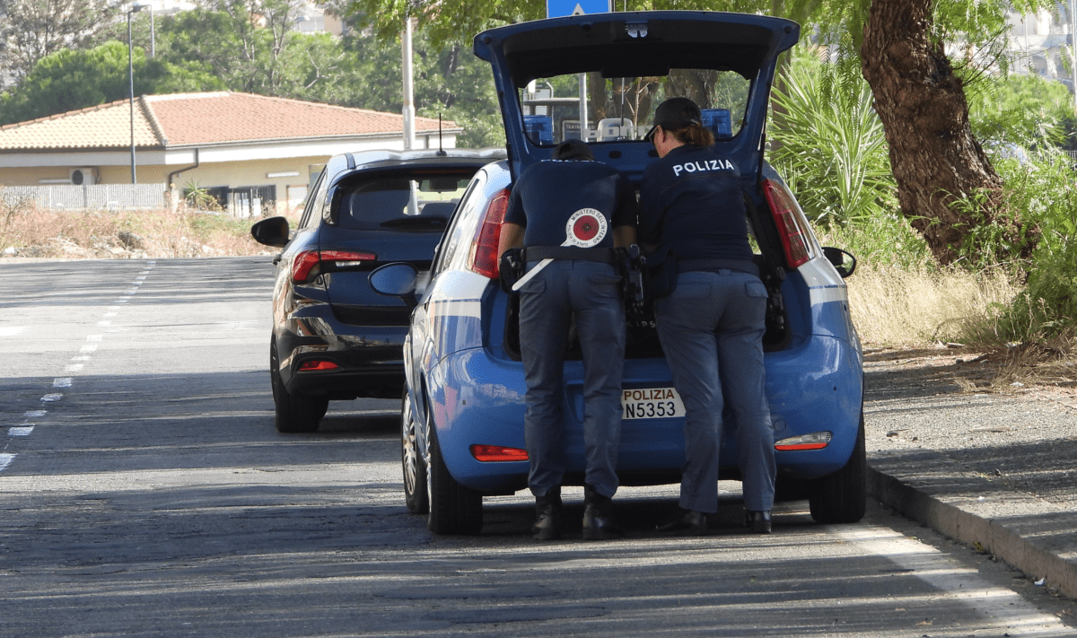 Arrestato un truffatore internazionale in Italia | Scopri come ingannava le sue vittime!