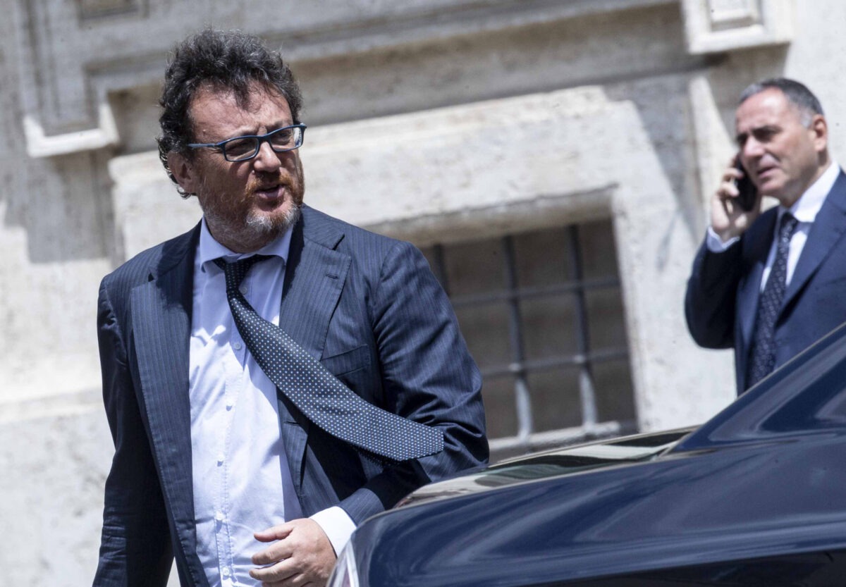 Cambio alla guida di Repubblica | Cosa significherà per il futuro del giornalismo italiano? - 