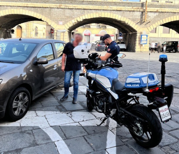 Catania scossa da controlli a tappeto | I parcheggiatori abusivi non si aspettavano di essere stanati!