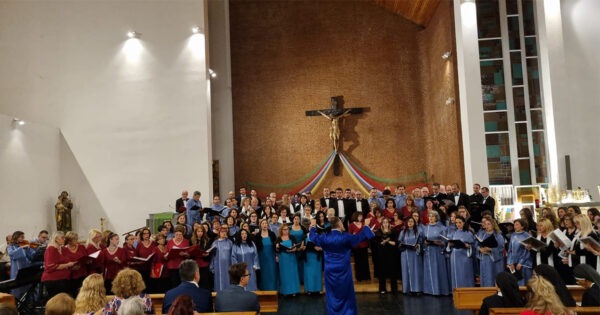 Coro Madagascar's Angels celebra 25 anni di musica e missione | Cosa si cela dietro questo straordinario evento di fede?