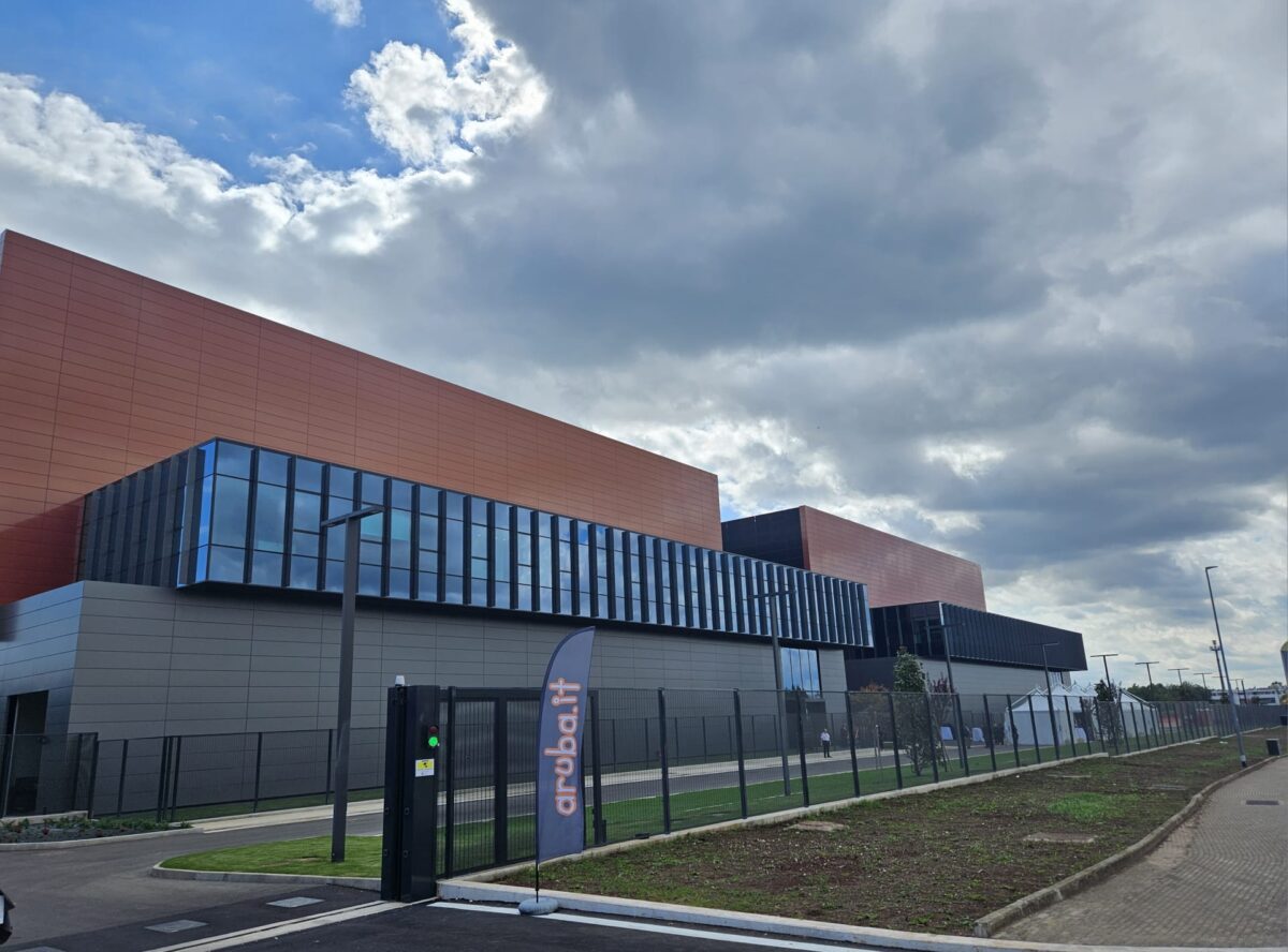 Data center da 300 milioni inaugurato a Roma | È davvero una scelta strategica o un rischio per la Capitale?