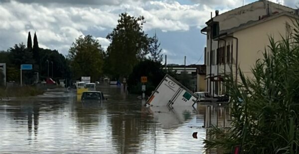 Esondazione del fiume Elsa in Toscana | Il dramma che ha costretto 70 persone all'evacuazione!