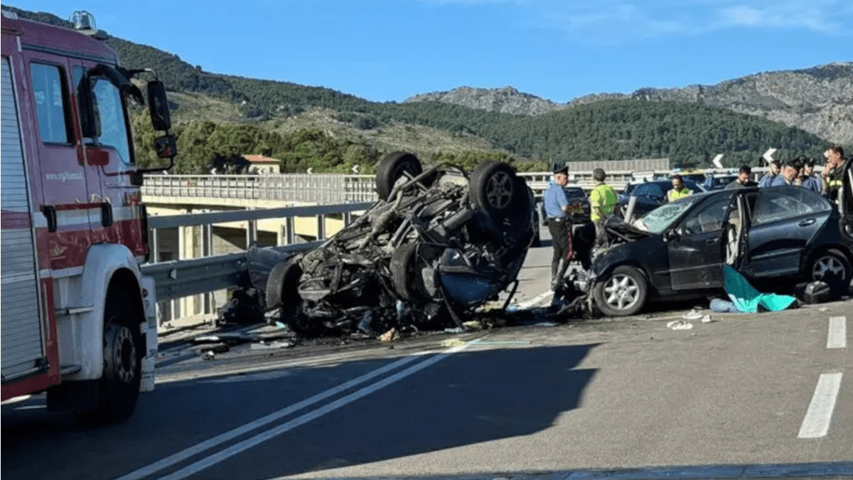 Tragico incidente stradale sulla Statale: tre morti ed elisoccorso per tre bambini gravemente feriti [VIDEO]