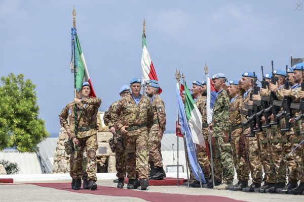 Italiani nei bunker del Libano | La realtà inaspettata dei caschi blu sotto attacco!