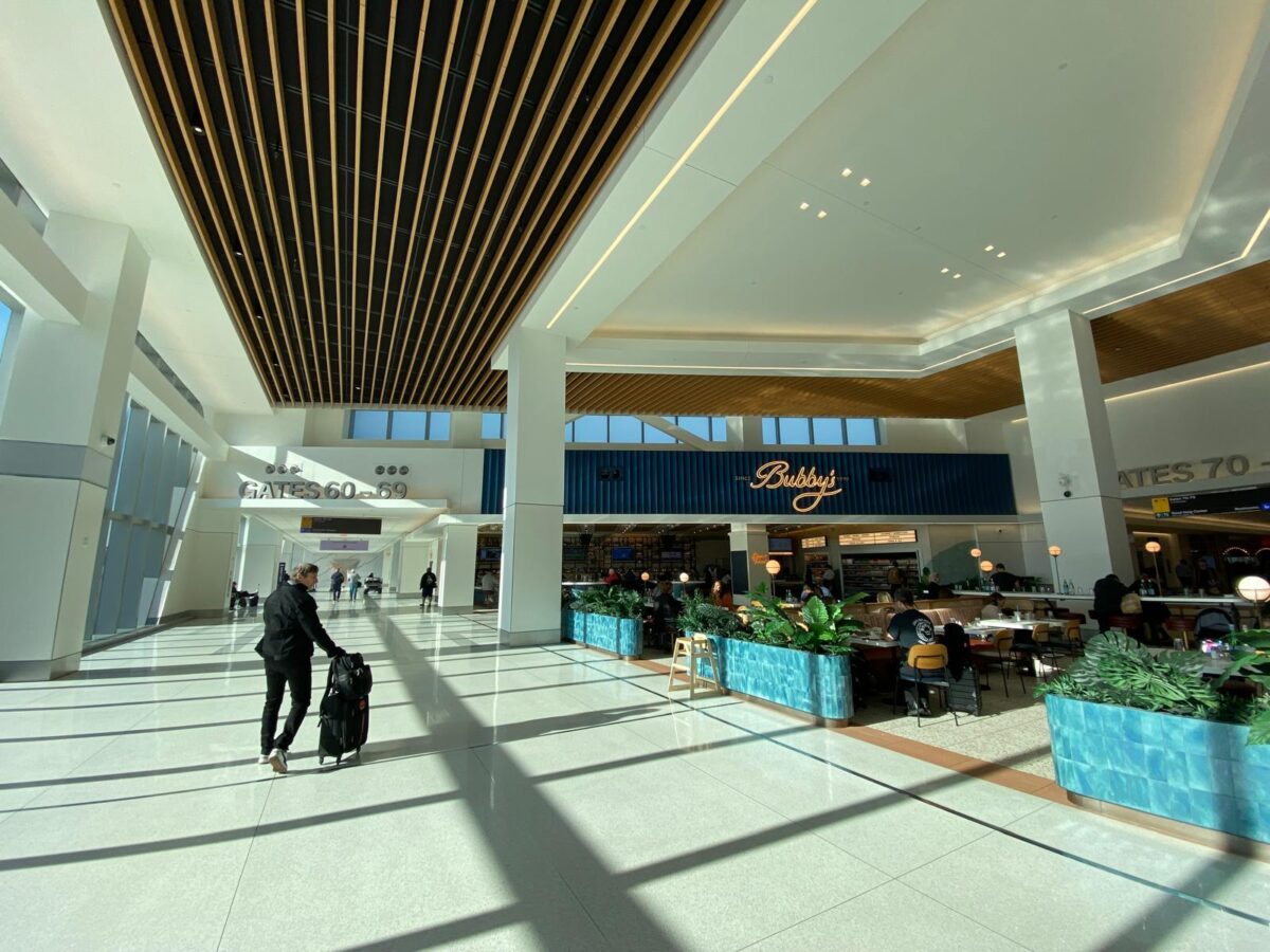 LaGuardia ora tra i migliori aeroporti d'America | Come è possibile che il "terzo mondo" si sia trasformato in un cigno? - 