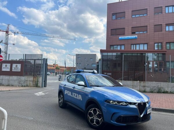 Operazione Sicurezza: 50 Cittadini Extracomunitari Irregolari Rimpatriati dalla Polizia di Stato a Monza e Brianza