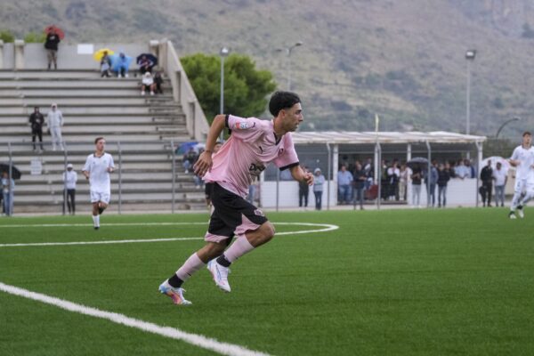 Palermo Primavera conquista la prima vittoria in campionato | È solo un caso o segna l'inizio di una rinascita?