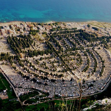 Palermo: rifacimento del cimitero sorprende tutti | La verità nascosta sui nuovi loculi e l'emergenza cimiteriale!