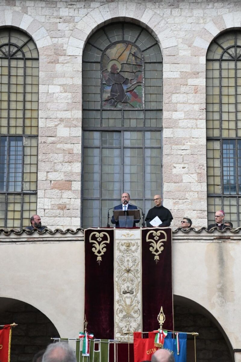 Rituale dopo 21 anni | Perché l’olio sulla tomba di San Francesco unisce più che mai la Sicilia alla sua storia?