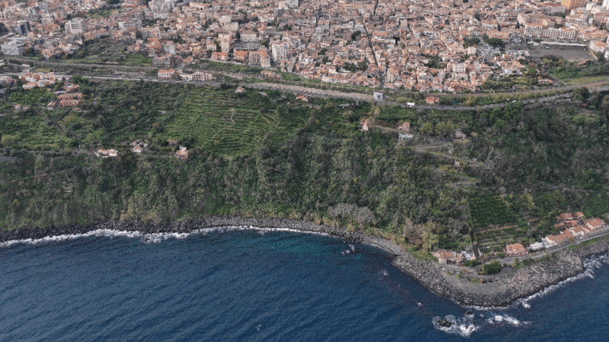 Stato di abbandono della Timpa di Acireale (soprattutto dopo l’incendio)