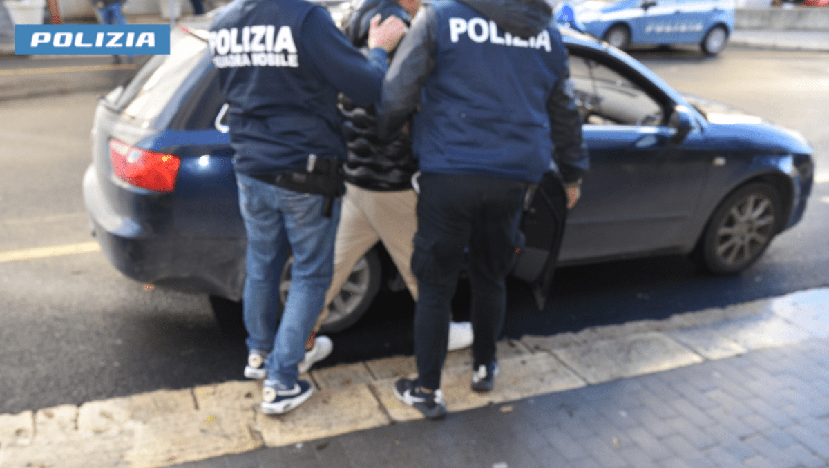 Arrestati 7 membri di un pericoloso gruppo mafioso | Scopri la verità su come intimidivano i commercianti!