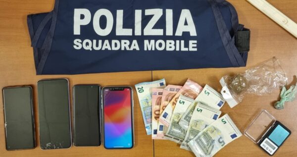 Arrestato dopo mesi di latitanza | Scopri il segreto dietro il misterioso giovane sospettato di spaccio!