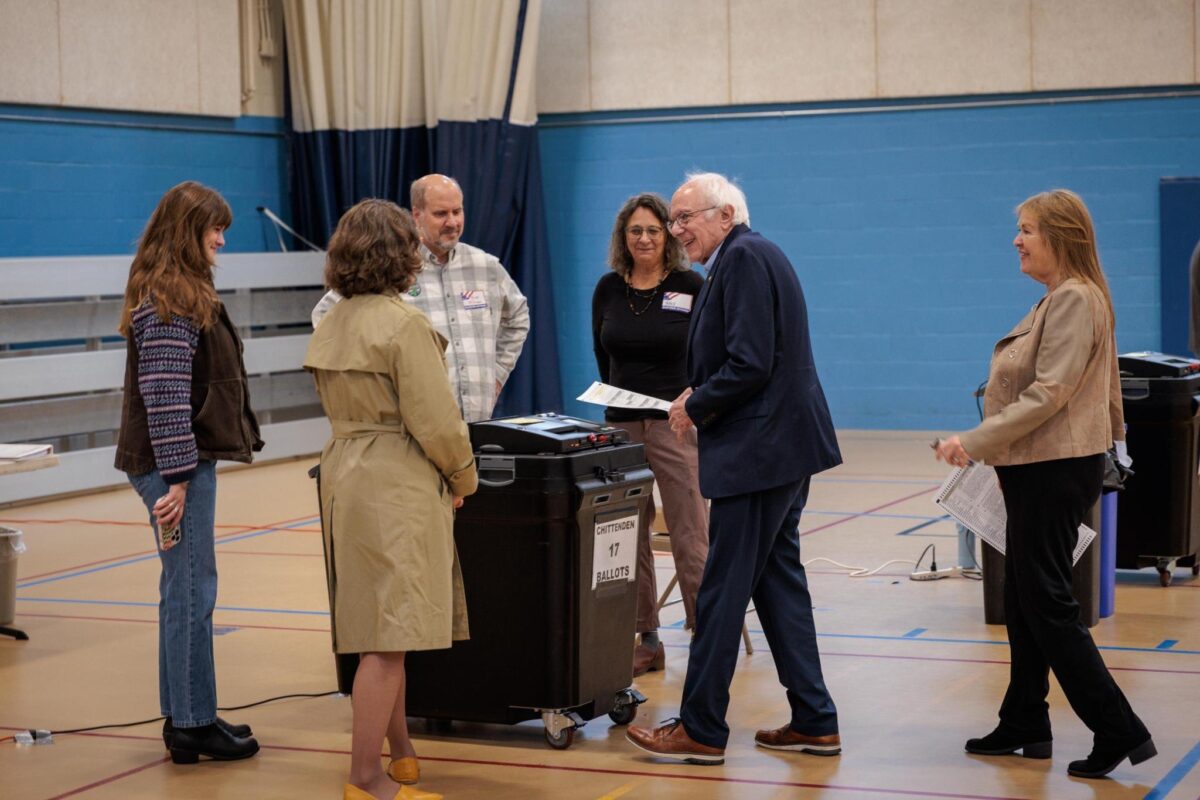 Bernie Sanders accusa i Democratici: "La classe operaia ha voltato le spalle" | Cosa nascondono le élite del partito?