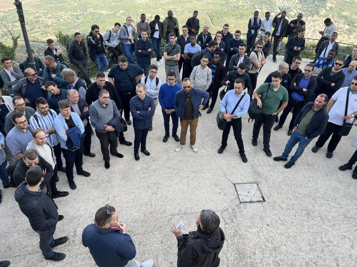 Corresponsabilità tra presbiteri e laici | Perché il futuro della Chiesa si gioca adesso!