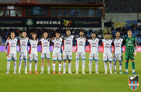 Crotone batte Catania in una partita incredibile | Scopri cosa è successo davvero nel secondo tempo!