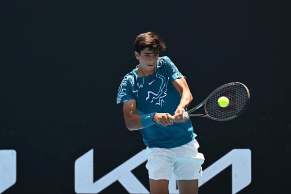 Federico Cinà conquista i quarti in Giappone | Il futuro del tennis è più vicino di quanto pensi!