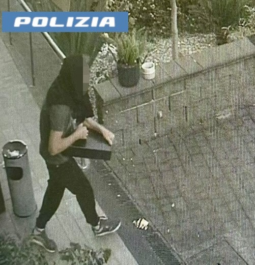 Furto spettacolare in ristorante | La Polizia sorprende un ladro inesperto nel colpo perfetto!