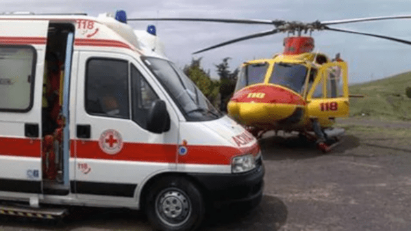 Incidente stradale nel Ragusano: mancata precedenza, 18enne grave in elisoccorso verso Catania