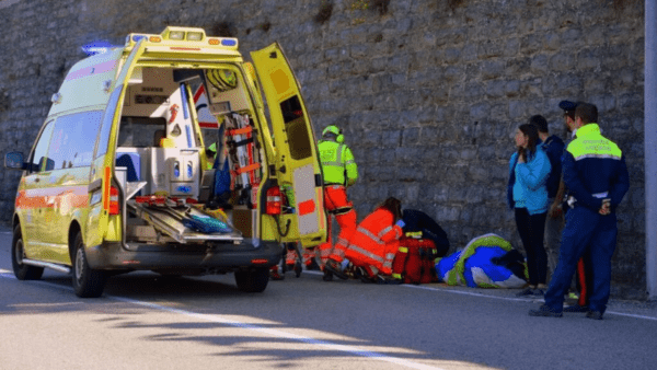 Incidente stradale nel Catanese: auto contro pedone, codice rosso all’ospedale San Marco