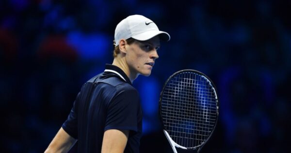 Jannik Sinner stupisce con una vittoria schiacciante alle ATP Finals | Riuscirà a ripetersi contro Fritz?