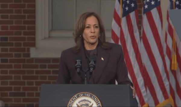 Kamala Harris invita alla pace dopo la sconfitta | I sostenitori accettano davvero la democrazia?