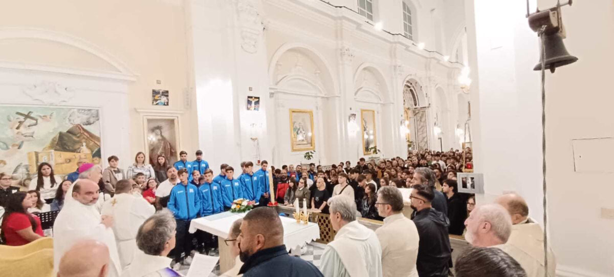 Migliaia in corteo per Santo Romano | È il momento di affrontare l’orrore della violenza giovanile? - 