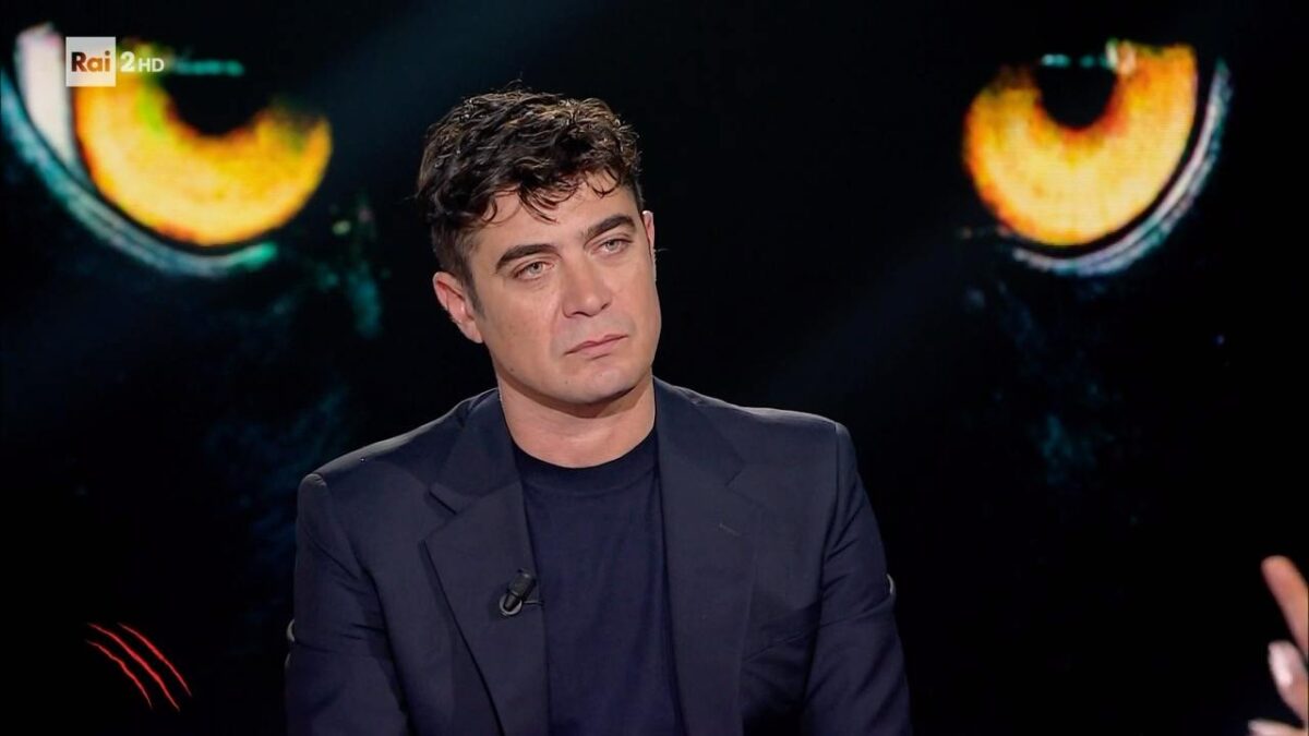 Scamarcio scatena il web | È tempo di abbandonare i ruoli tradizionali nella famiglia?