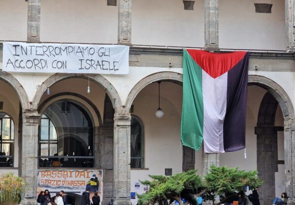 Studenti di Napoli occupano l'Università Federico II | È la complicità del genocidio o una battaglia per i diritti?