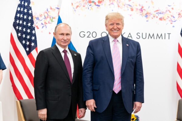 Trump avverte Putin: la telefonata che potrebbe cambiare il destino dell'Ucraina | Gli esperti avrebbero mai previsto un simile affondo diplomatico?