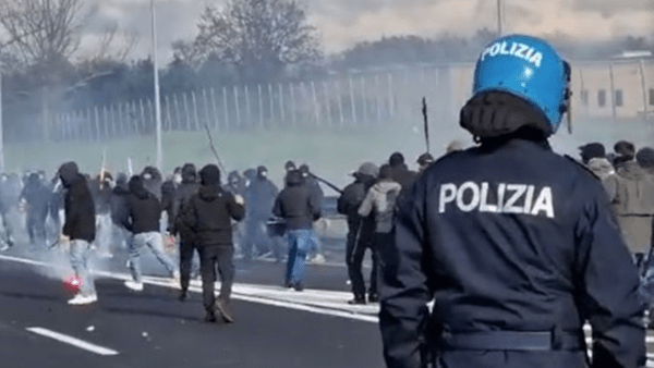 Scontri ultrà catanesi: bloccano autostrada cominciando la “classica” guerriglia post gara