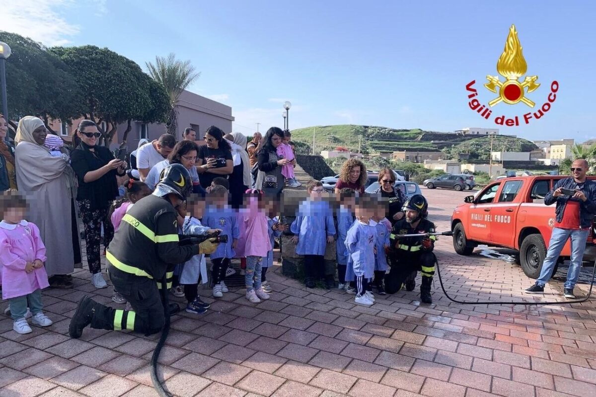 Vigili del Fuoco e bimbi insieme per un gesto simbolico | Scopri perché questo evento ha commosso Pantelleria!